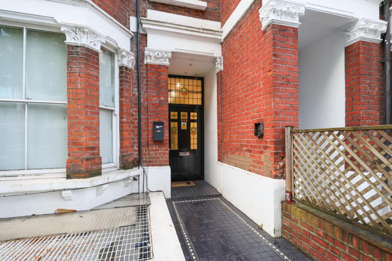 Spacious 1 Bedroom Flat London Exterior foto